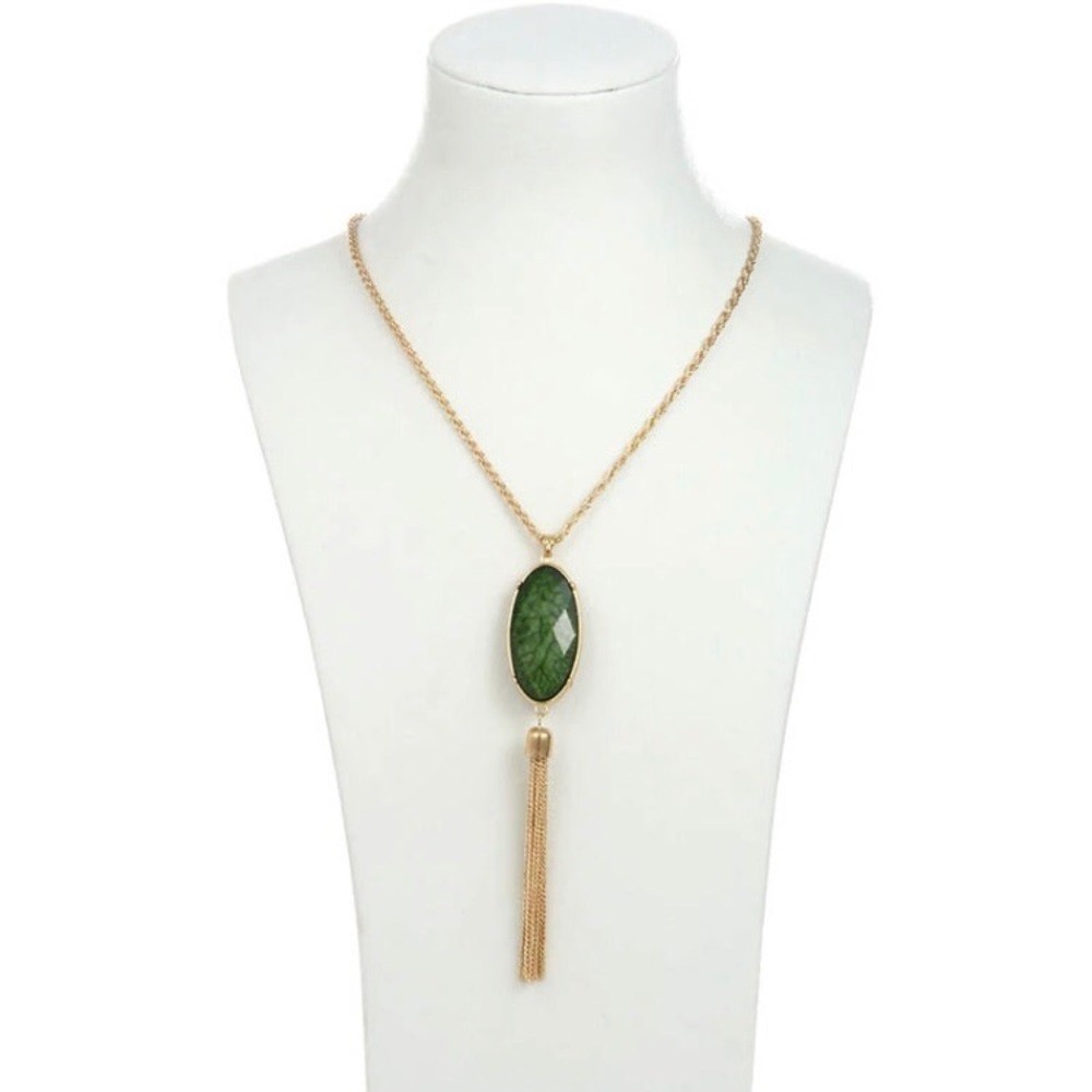 NEW!💙💎GREEN & CHAMPAGNE 🍾 GOLD TASSEL NECKLACE! - Picture 3 of 6